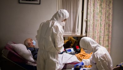 Възрастните хора, инфектирани с Ковид-19, имат дефицит на цинк