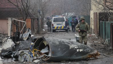 Десетки жертви! Започна сухоземен десант в Киев, украинската армия взривява мостове