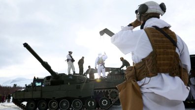 Арктически сблъсък: НАТО провежда Cold Response 2026 (СНИМКИ)