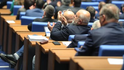 Дупка зее в държавната хазна - спор между депутатите (ВИДЕО)