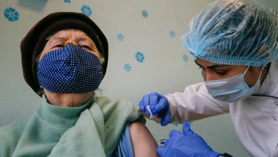 Украйна разследва имунизиране с нелегални ваксини срещу Ковид-19