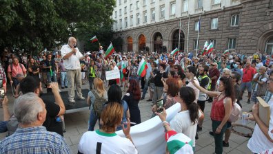 Гладна стачка пред МС и ново напрежение на Орлов мост