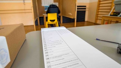 "Информационно обслужване": Не сме давали на СГП протоколите от Конституционния съд