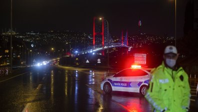 Отново ръст на заразените в Турция, Истанбул под блокада