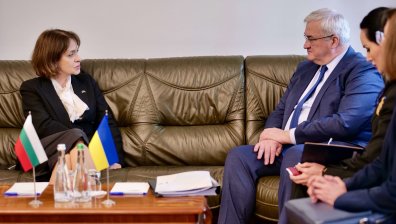 Надежда Нейнски: Украйна заслужава справедлив мир и място в ЕС