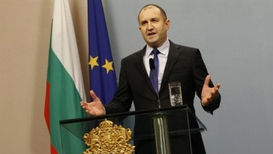 Освободиха мъжа, заплашвал с sms президента Радев