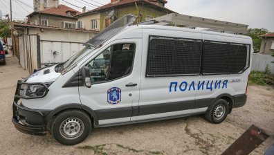 16-годишен и баща му са обвинени за убийството в Гара Елин Пелин