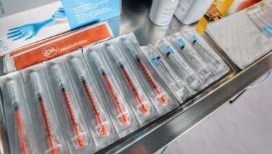 Имунизацията набира скорост в ЕС - 61% от пълнолетните са с поне една доза ваксина