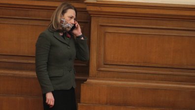 Първо заседание на НС, в което депутатите влизат със "зелен сертификат" (СНИМКИ)