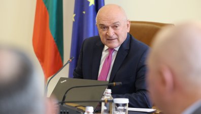Димитър Главчев: Единствено правителството продължава да работи