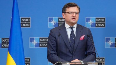 Външният министър на Украйна е в България, премина границата с кола
