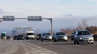Ограничават движението на камиони над 12 т по АМ "Хемус"