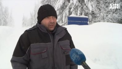 Как се оцелява и работи без ток и под два метра сняг?