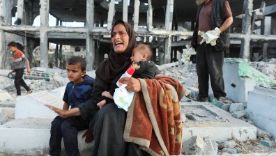 Загинали и ранени при израелски обстрел до хуманитарен пункт в Газа