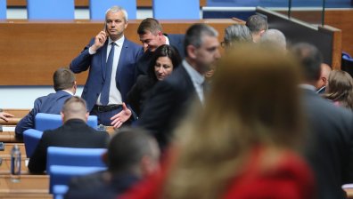 Взривовете край Елин Пелин отекнаха в парламента с коментари и призив за мобилизация