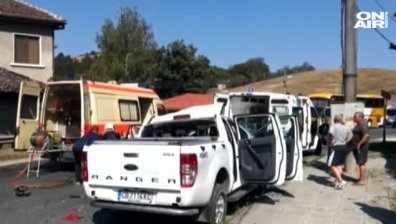 Мъж загина след удар между зърновоз и пикап