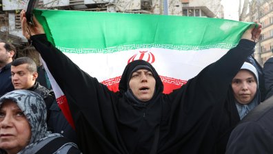 Иран екзекутира трима души, задържани за протестите срещу режима