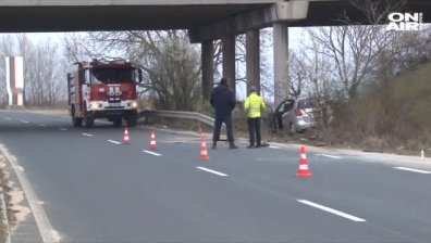 Млада жена загина в катастрофа на Околовръстното в Казанлък