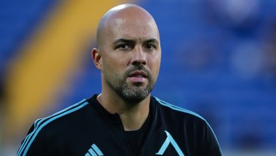 "Левски" предлага пост на титулярния капитан Ники Михайлов