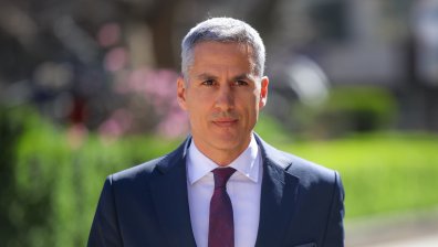 Отложиха делото срещу освобождаването на Андрей Гюров като подуправител на БНБ