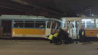 Тежка катастрофа с трамваи №23 и №20 в София