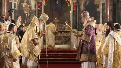Патриарх Неофит и руският патриарх Кирил отслужиха обща литургия