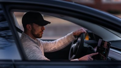 Tesla една крачка напред до създаването на "автомобила на бъдещето"