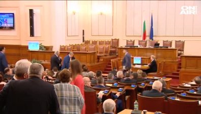 ОП и ГЕРБ пак в скандал: Законът за вероизповеданията застана помежду им