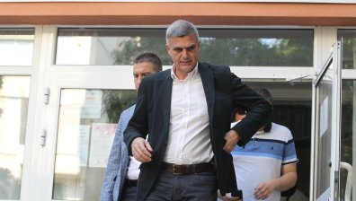 Премиерът Янев и вицепрезидентът Йотова разкритикуваха политическите сили