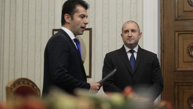 Радев остава център на политическата власт, но не е формулирал българския национален интерес?