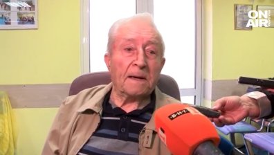 Наградиха 89-годишния търновец, който дари оригинален щик за паметника "Майка България"