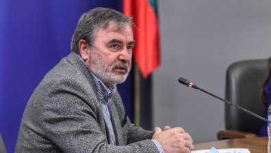 Доц. Кунчев: Има график кога са пиковите часове в магазините