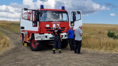 Пожар край Слънчев бряг, затвориха пътя заради задимяване