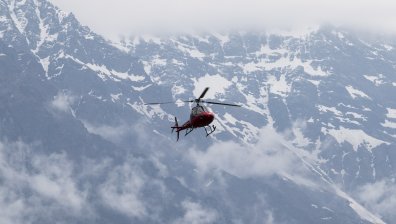 Алпинисти загинаха в Хималаите, инцидент с багажа спаси българин от лавината