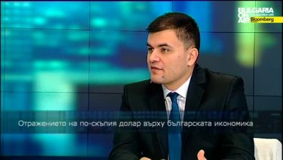 Компенсирахме по-скъпия долар с по-евтин петрол: Л. Богданов