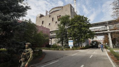 Русия и Украйна с взаимни обвинения за пожара в АЕЦ "Запорожие"