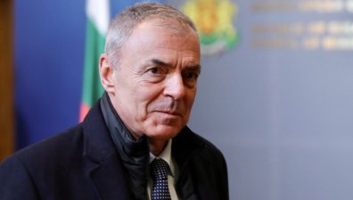 Министър Игнатов: Не бива да позволяваме на изкуствения интелект да победи естествения