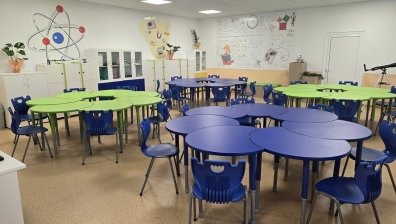 С кеф на училище в Рибново: Кабинети на световно ниво за учениците (СНИМКИ)