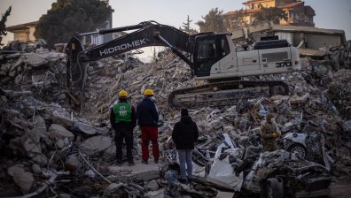 Жажда за живот след над 260 часа под руините: Спасиха двама мъже в Хатай