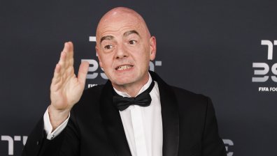 ФИФА ще следи Висшата лига, за да се установи дали реферите калкулират точно мачовете