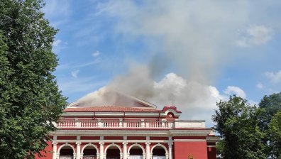 Метална конструкция спряла огъня в операта в Русе да стигне до сцената