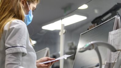 Здравният министър убеждава в ефекта на е-рецептите депутатите в здравната комисия