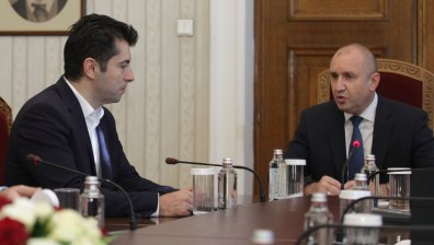 "Продължаваме промяната": Радев го е грижа да запази влиянието си в службите за сигурност
