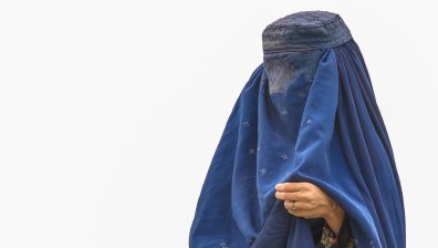 Талибаните наредиха жените тв водещи в Афганистан да покриват лицата си