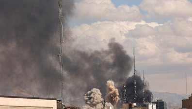 Напрежение в Кувейт: Дим над посолството на САЩ и разбил се изтребител