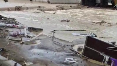 Мъж загина при потопа в Елените (ВИДЕО)