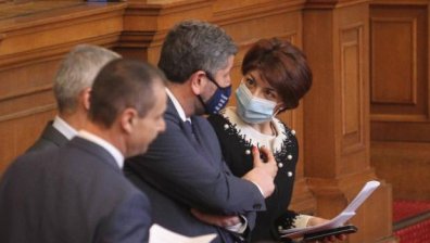 На изпроводяк: Депутатите се скараха за заплатите и партийните субсидии