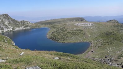 Почистиха туристическите пътеки в циркуса на Седемте рилски езера