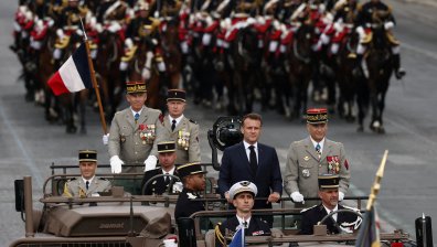 Денят на Бастилията във Франция в СНИМКИ