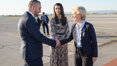 Председателят на ЕК Урсула фон дер Лайен пристигна в София